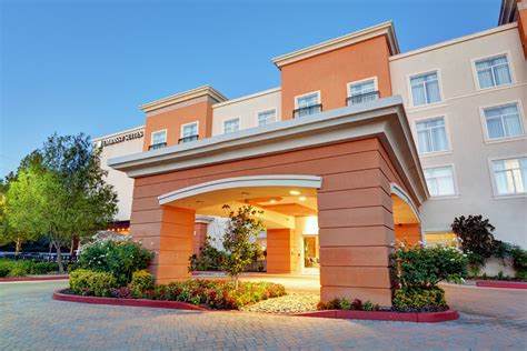 Book Your Stay in Advance at Embassy Suites Near Six Flags Magic Mountain to Secure the Best Rates